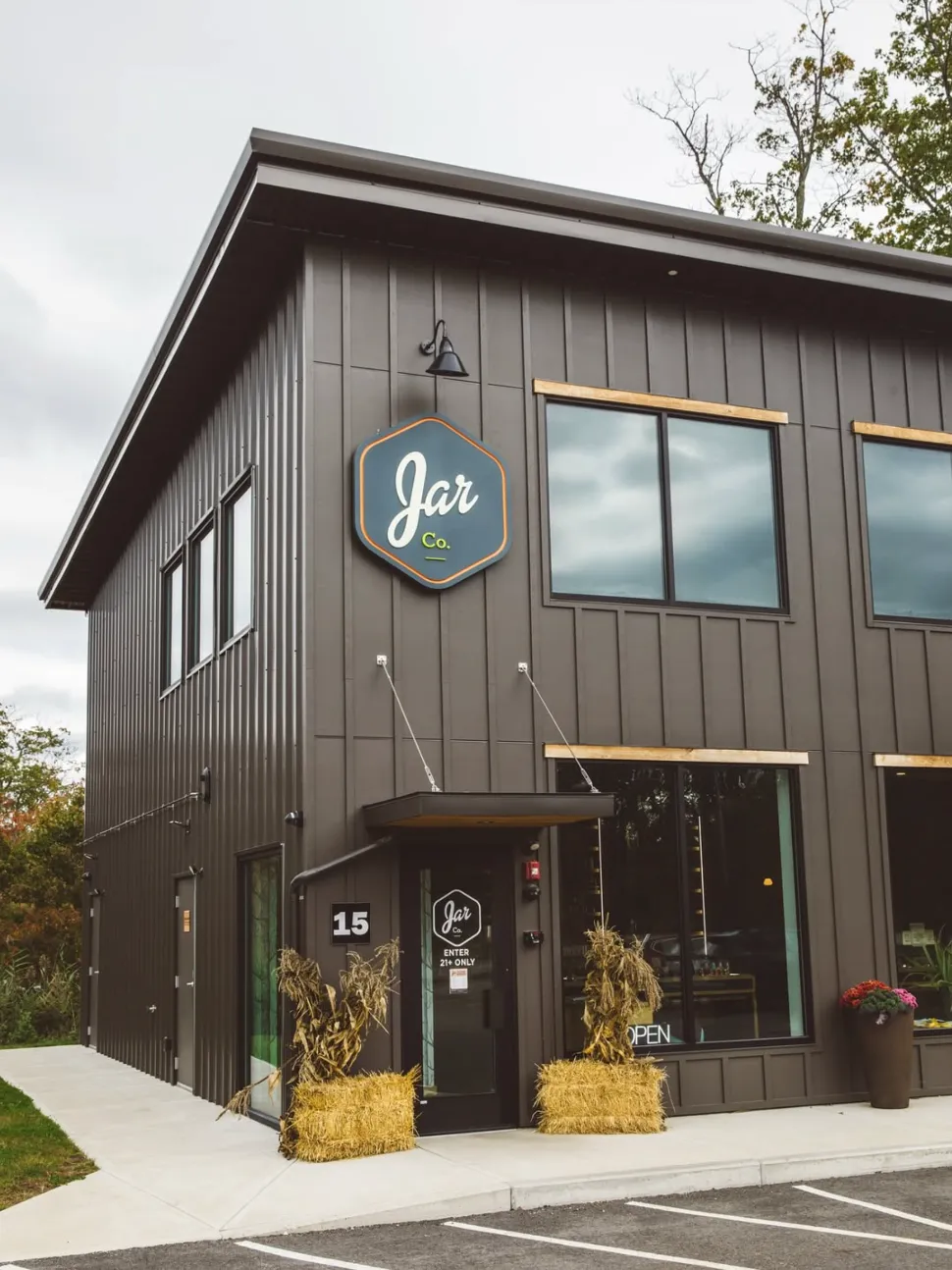elliot store front